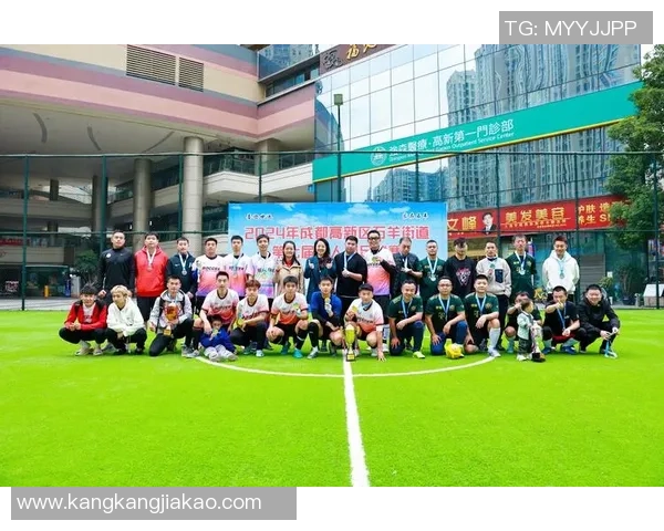 赛后分析：北京足球队与上海足球队灵活性对比与战术探讨