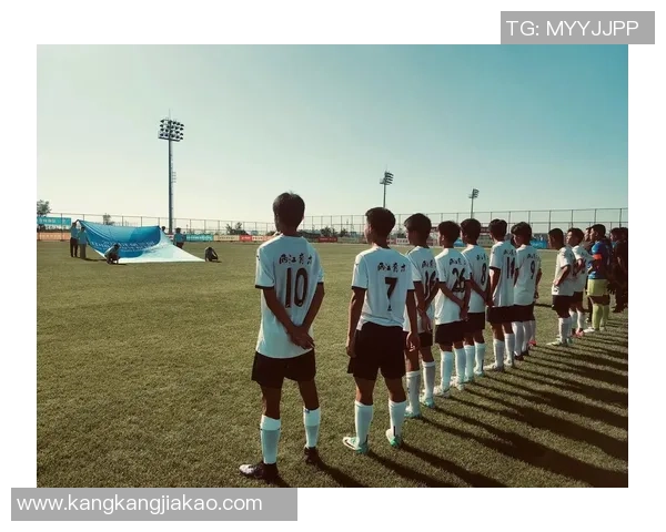 与心目中的足球明星亲密接触的梦想之旅