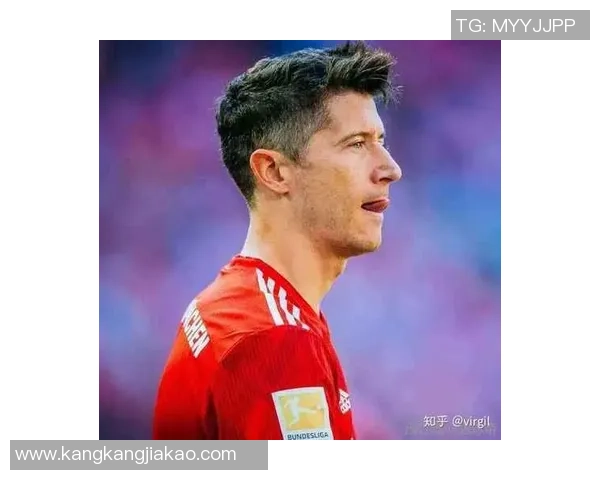 街头艺术家用创意画笔描绘足球明星头像展现运动激情与艺术魅力 街头艺术家用创意画笔描绘足球明星头像展现运动激情与艺术魅力